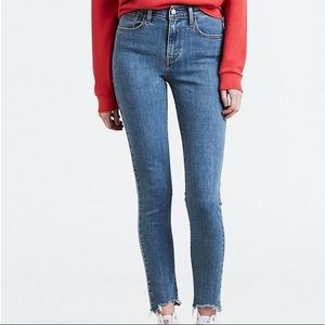 ✨Levi's 721 high rise skinny jeans✨